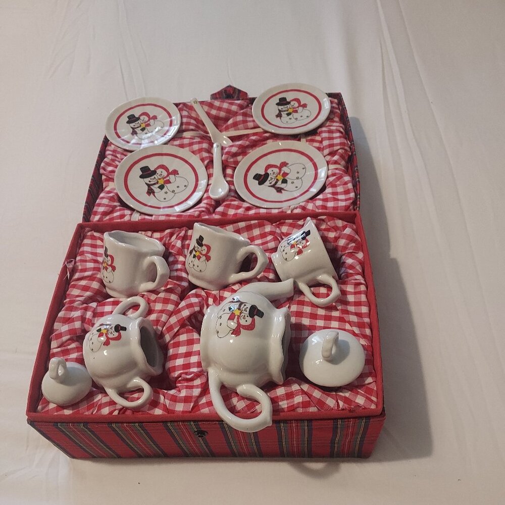 Delton Mr.& Mrs. Frosty Delton Collection Children's Christmas Tea party set